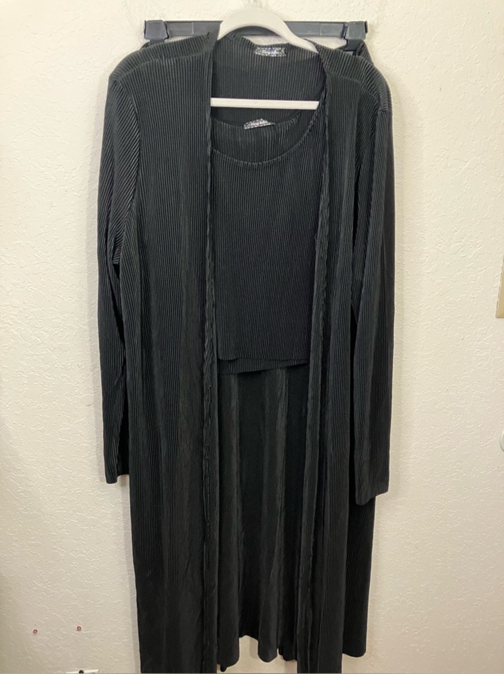 3-piece lounge set- Long black Ribbed Open Cardigan, Tank & pants
